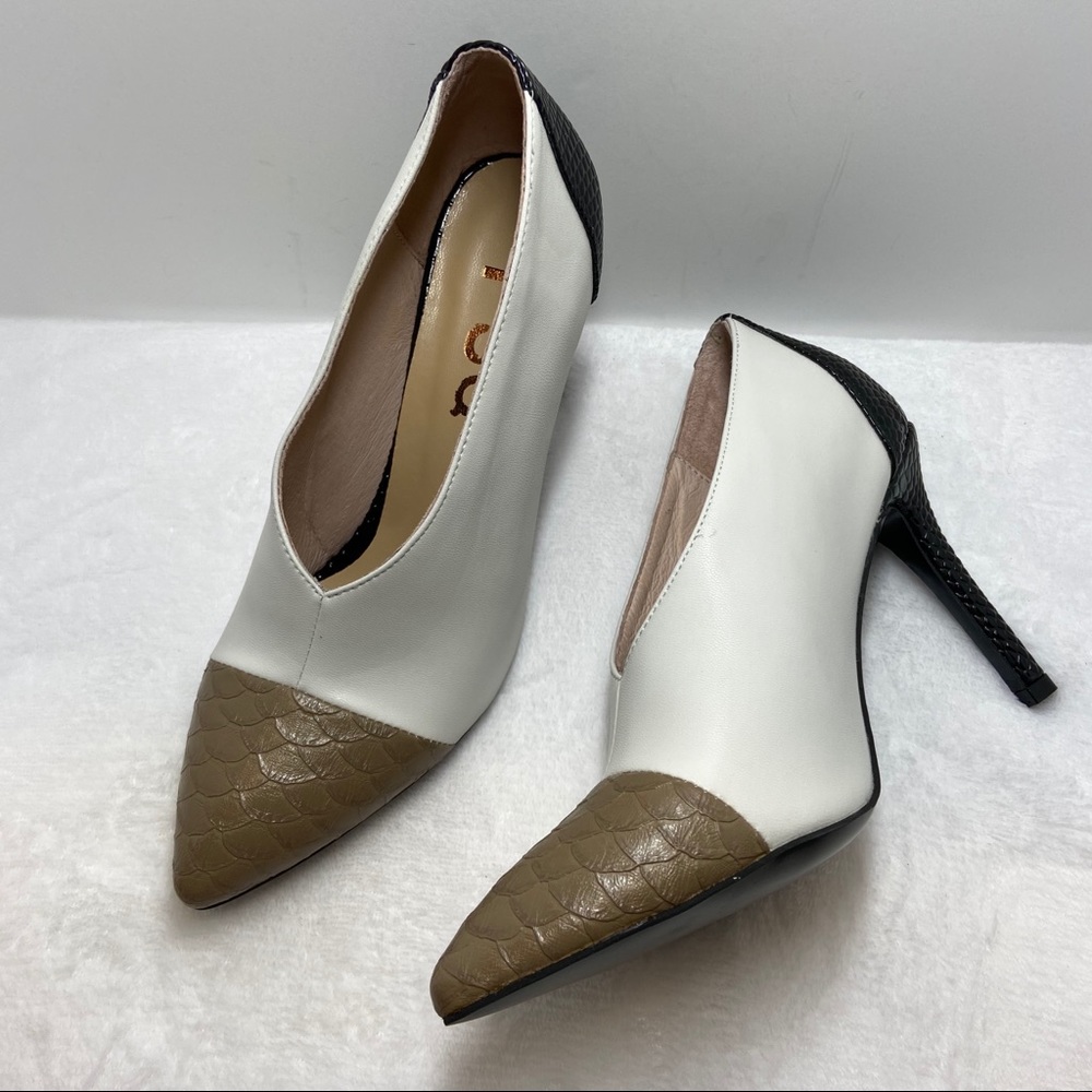 Pointed Toe V Cut Black Python Stiletto Heel Pumps - image 7